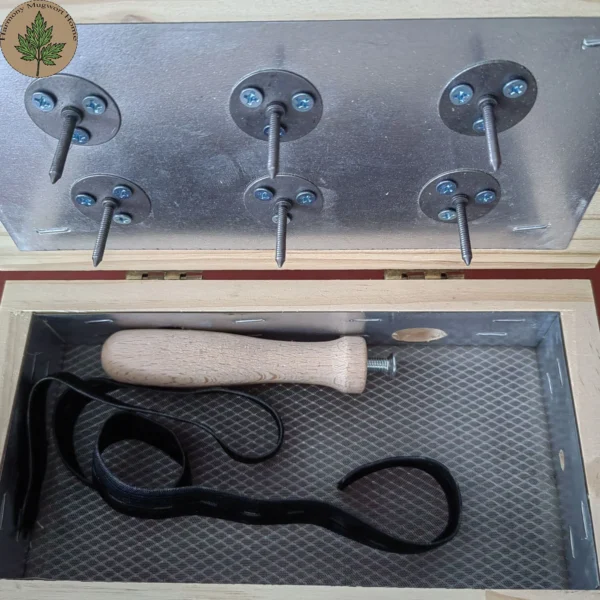 Traditional Moxa Wooden Case - Holding Type